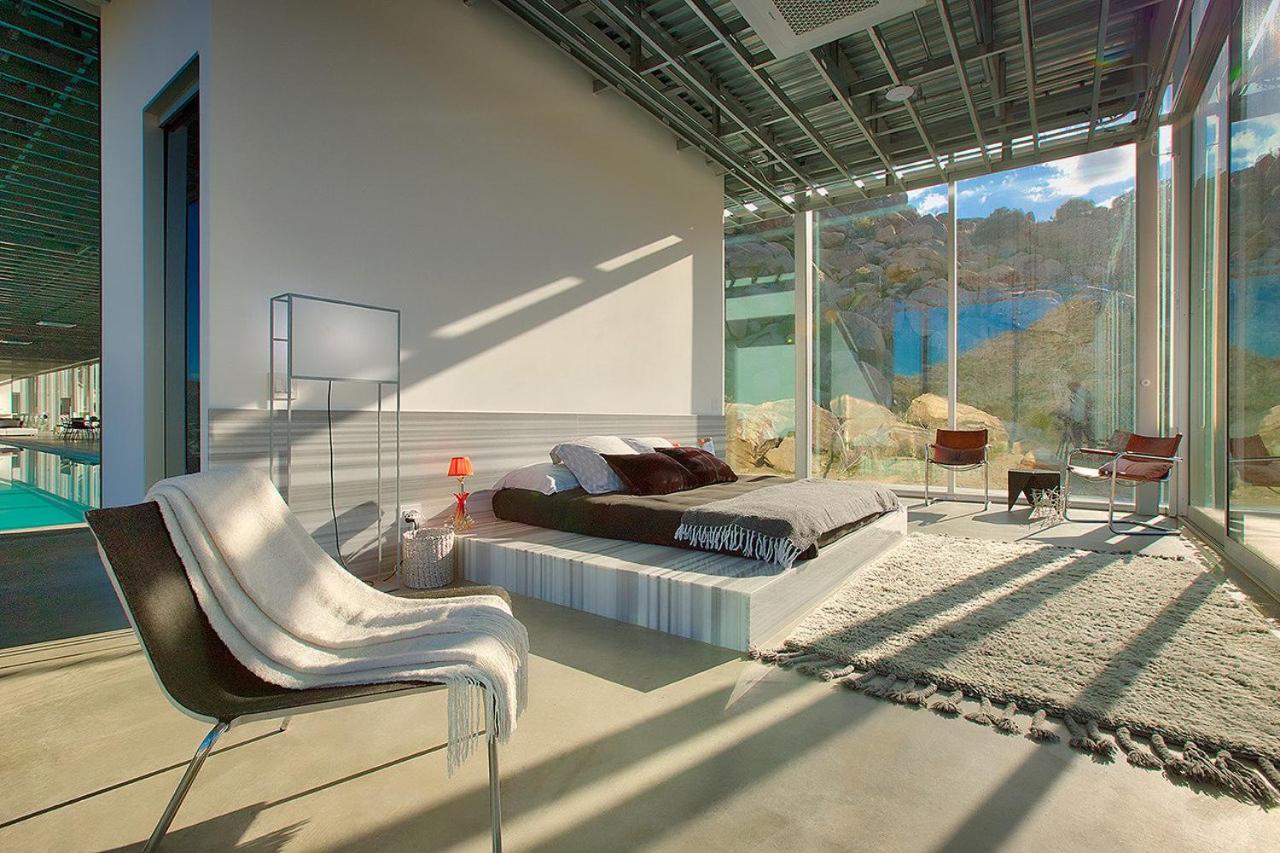 Вилла Invisible House Joshua Tree Modern Masterpiece Экстерьер фото